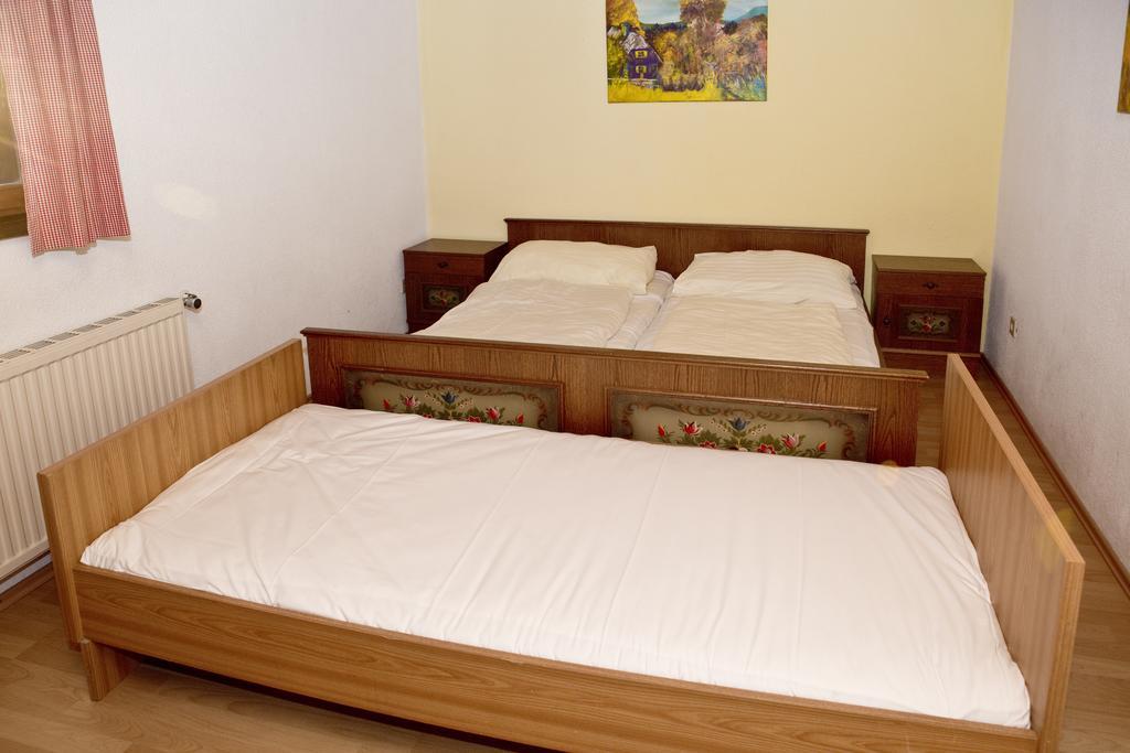 Altes Almhaus Hotell Maria Lankowitz Rum bild