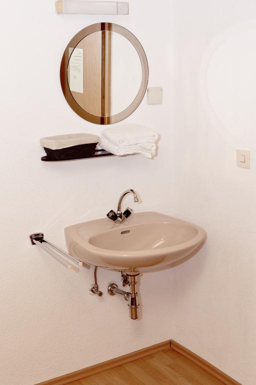 Altes Almhaus Hotell Maria Lankowitz Rum bild