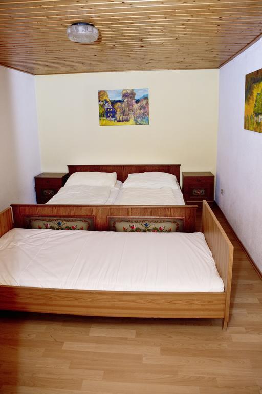 Altes Almhaus Hotell Maria Lankowitz Rum bild